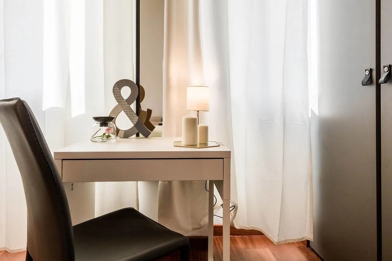 Ferienwohnung Hintown Duomo Via Baracchini Mailand Apartment
